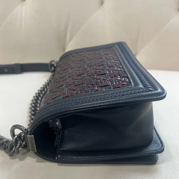 CHANEL Boy Bag Medium Size Crossbody Bag - Picture 4 of 9